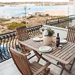 Stunning 3bed Seaview Flat In Ghadira By Homely 아파트 *