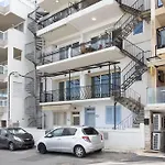 Stunning 3bed Seaview Flat In Ghadira By Homely 아파트