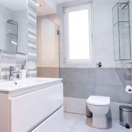 Stunning 3bed Seaview Flat In Ghadira By Homely * Is-Sellum