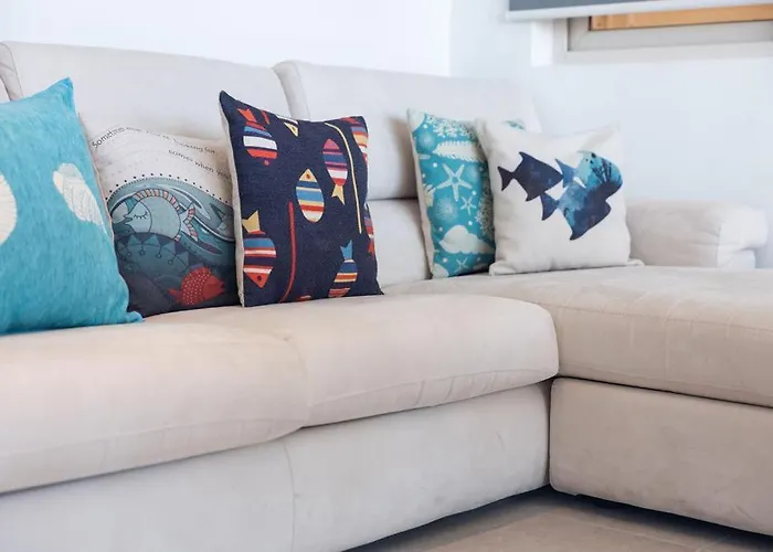 Stunning 3bed Seaview Flat In Ghadira By Homely Apartament