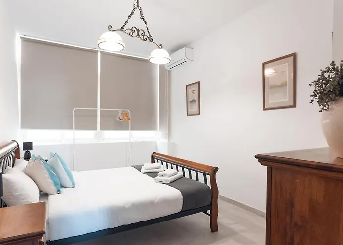 Stunning 3bed Seaview Flat In Ghadira By Homely Διαμέρισμα Is-Sellum