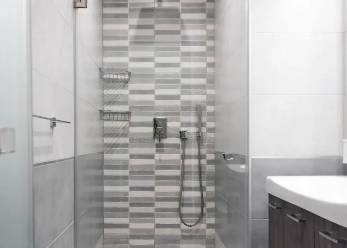 Stunning 3bed Seaview Flat In Ghadira By Homely Apartament *