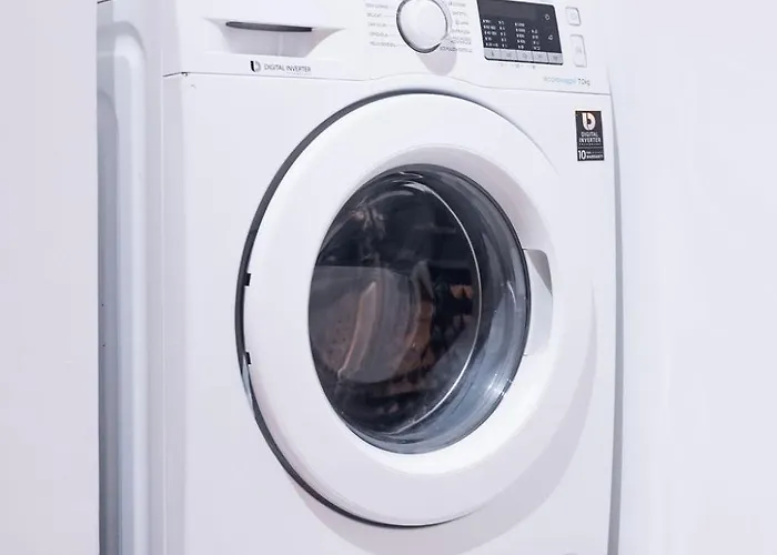 Stunning 3bed Seaview Flat In Ghadira By Homely Διαμέρισμα *