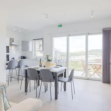 Stunning 3bed Seaview Flat In Ghadira By Homely * Is-Sellum