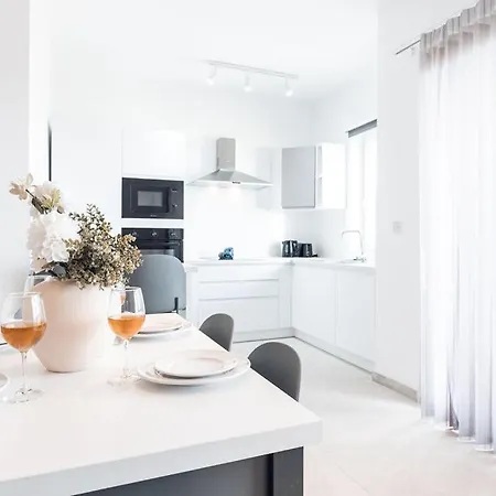 Appartement Stunning 3bed Seaview Flat In Ghadira By Homely *