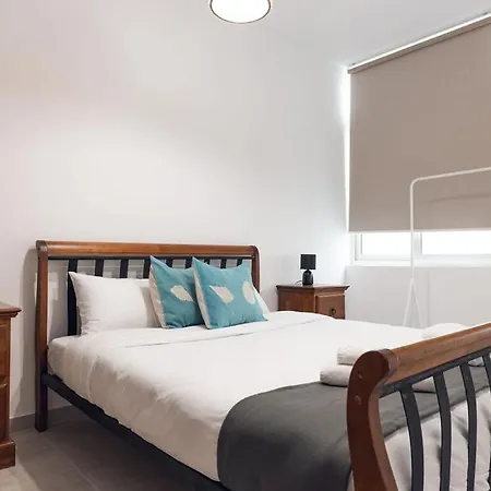 アパート Stunning 3bed Seaview Flat In Ghadira By Homely *