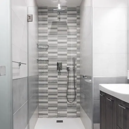 Stunning 3bed Seaview Flat In Ghadira By Homely Appartement *