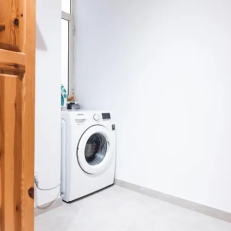 Stunning 3bed Seaview Flat In Ghadira By Homely Lägenhet *