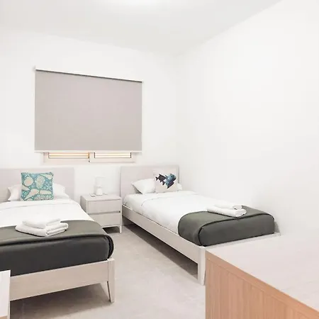 Stunning 3bed Seaview Flat In Ghadira By Homely *