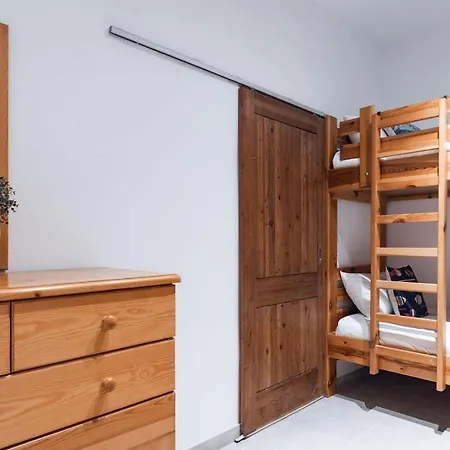 Stunning 3bed Seaview Flat In Ghadira By Homely * Is-Sellum