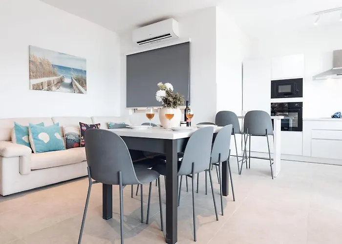 Apartment Stunning 3bed Seaview Flat In Ghadira By Homely Is-Sellum